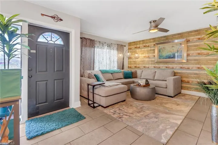 2709  Shelby  PKWY, Cape Coral, FL 33904