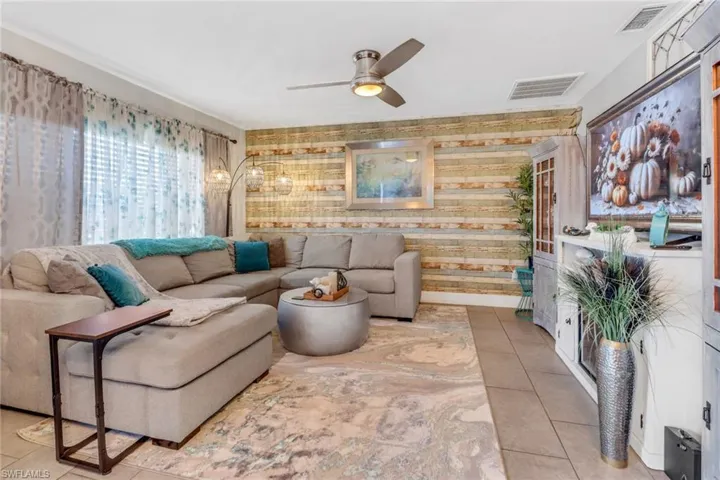 2709  Shelby  PKWY, Cape Coral, FL 33904