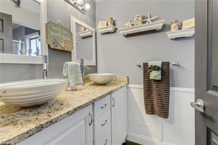 2709  Shelby  PKWY, Cape Coral, FL 33904