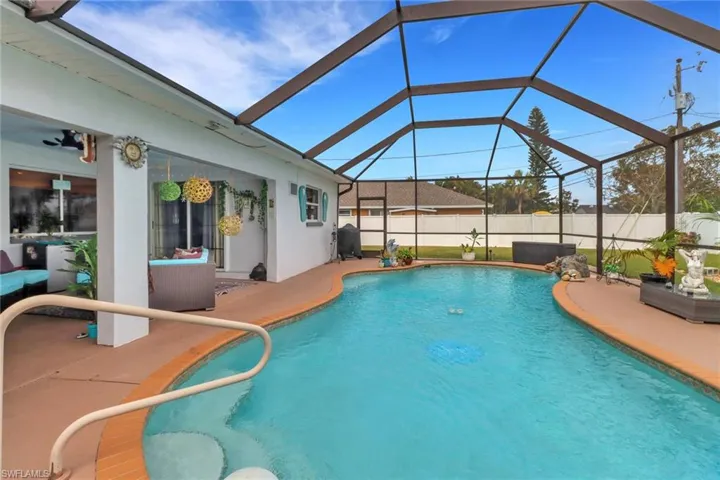 2709  Shelby  PKWY, Cape Coral, FL 33904