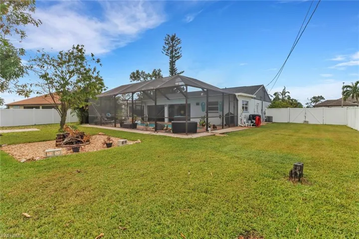 2709  Shelby  PKWY, Cape Coral, FL 33904