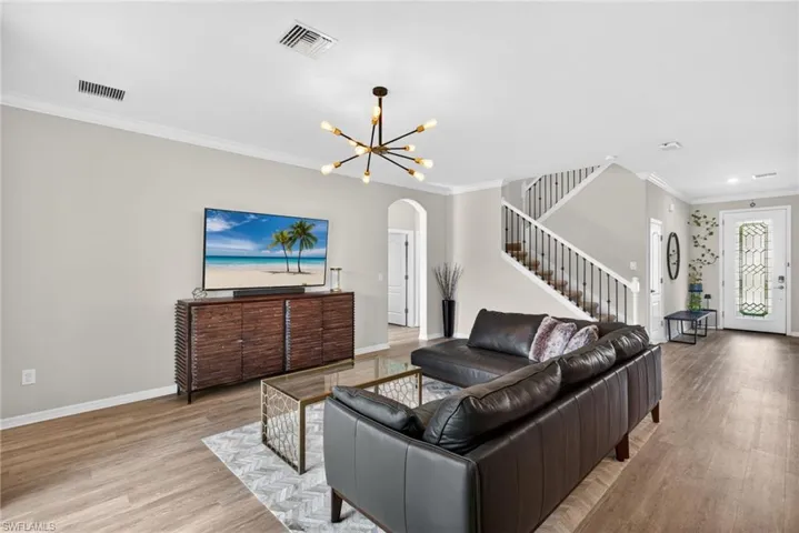 9452 Foxglove Ln, Naples, Florida 34120