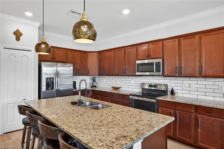 9452 Foxglove Ln, Naples, Florida 34120