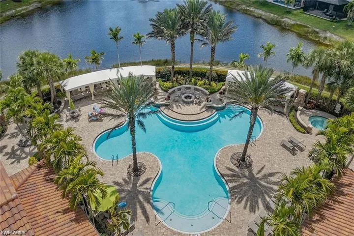 9452 Foxglove Ln, Naples, Florida 34120