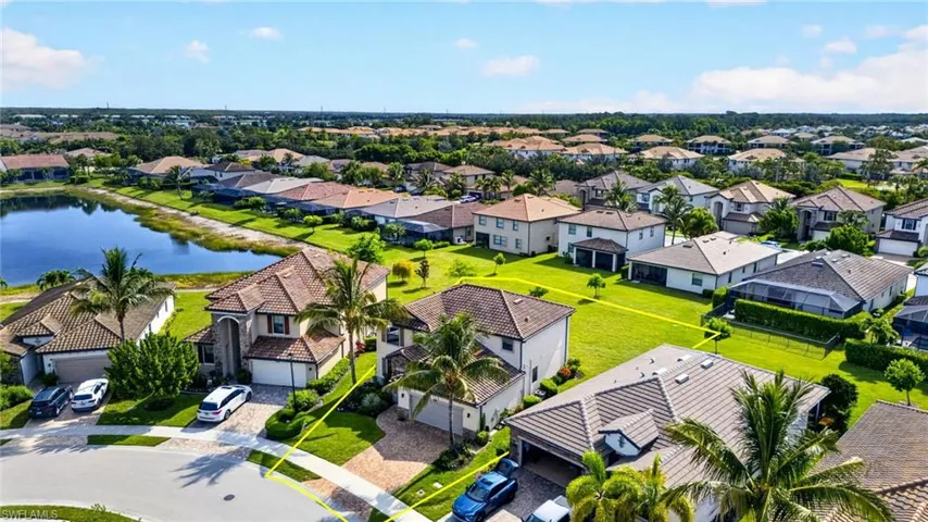 9452 Foxglove Ln, Naples, Florida 34120