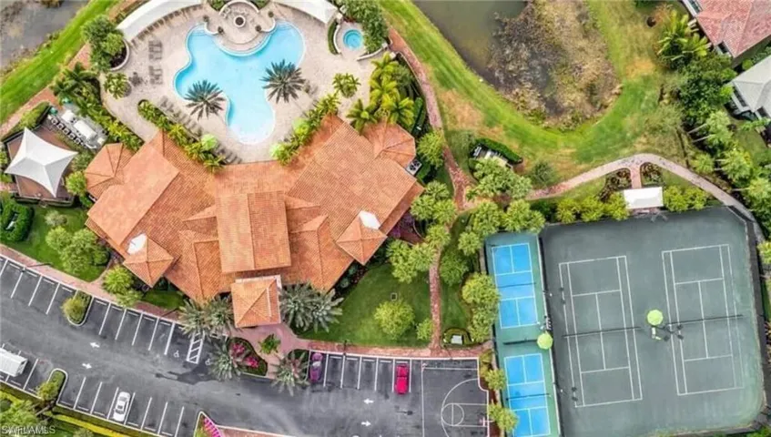 9452 Foxglove Ln, Naples, Florida 34120