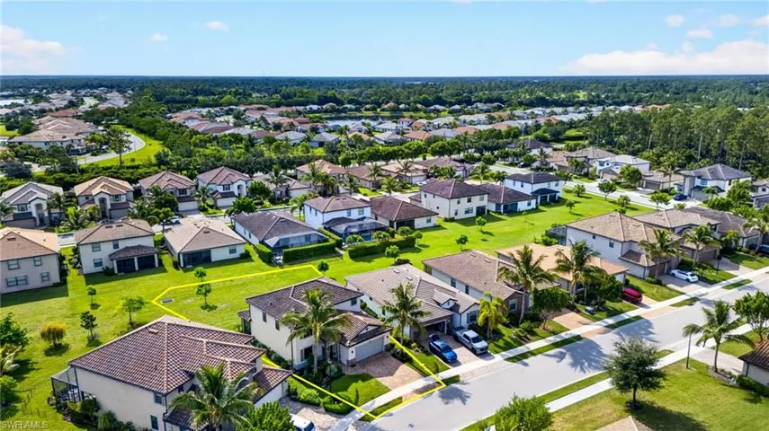 9452 Foxglove Ln, Naples, Florida 34120
