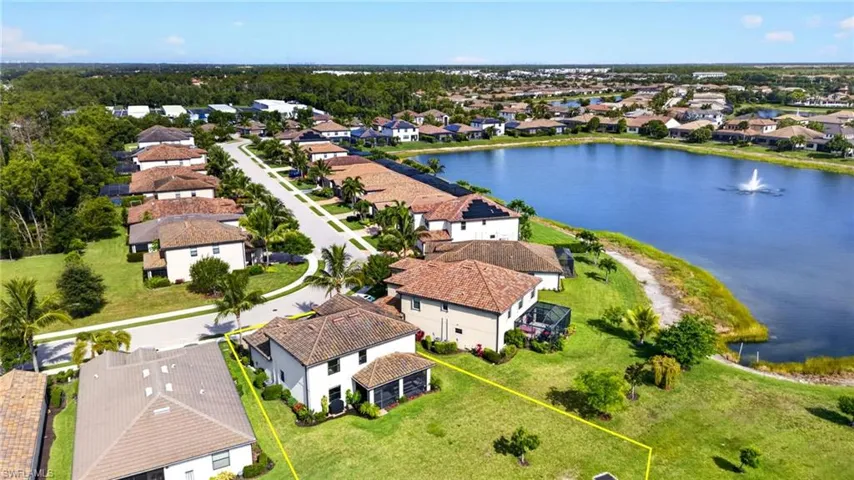 9452 Foxglove Ln, Naples, Florida 34120