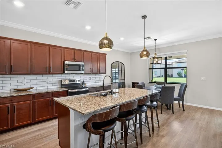 9452 Foxglove Ln, Naples, Florida 34120