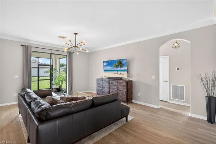 9452 Foxglove Ln, Naples, Florida 34120