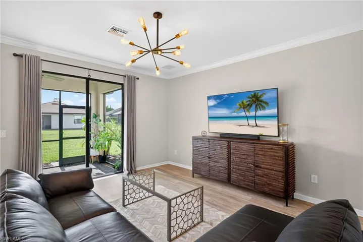 9452 Foxglove Ln, Naples, Florida 34120