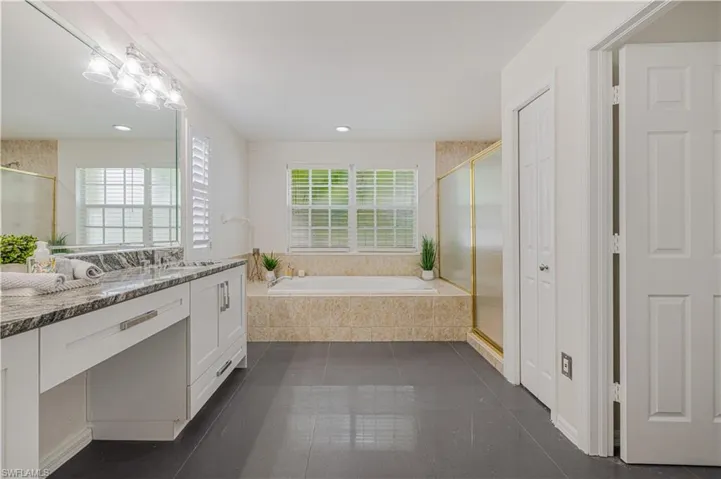 11141 Lakeland Cir, Fort Myers, Florida 33913