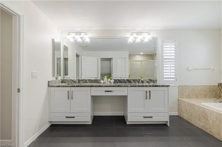 11141 Lakeland Cir, Fort Myers, Florida 33913