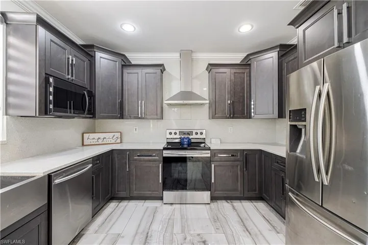 11141 Lakeland Cir, Fort Myers, Florida 33913