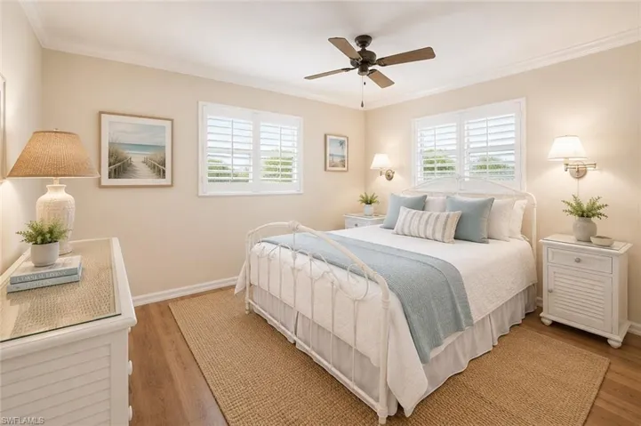 587  Parkwood  LN, Naples, FL 34103
