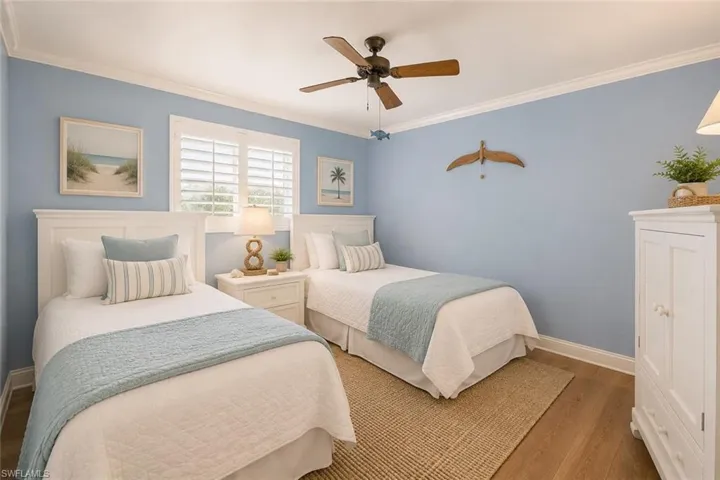 587  Parkwood  LN, Naples, FL 34103