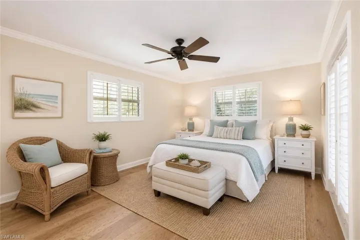 587  Parkwood  LN, Naples, FL 34103