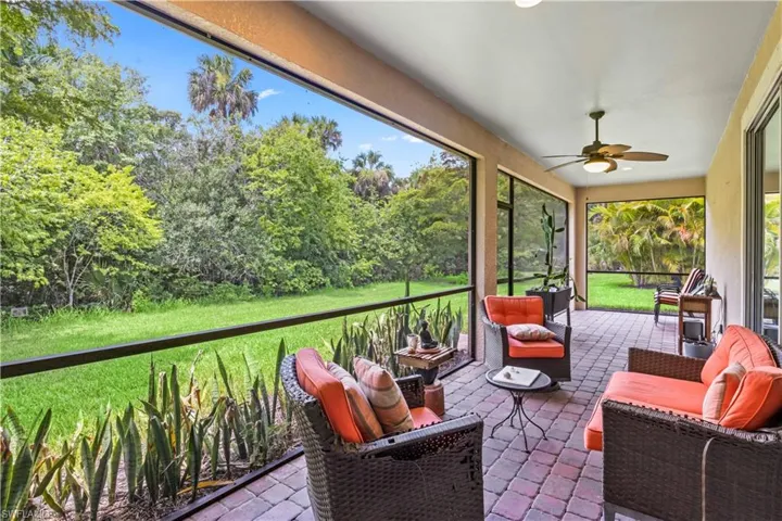 Sunroom with ceiling fan