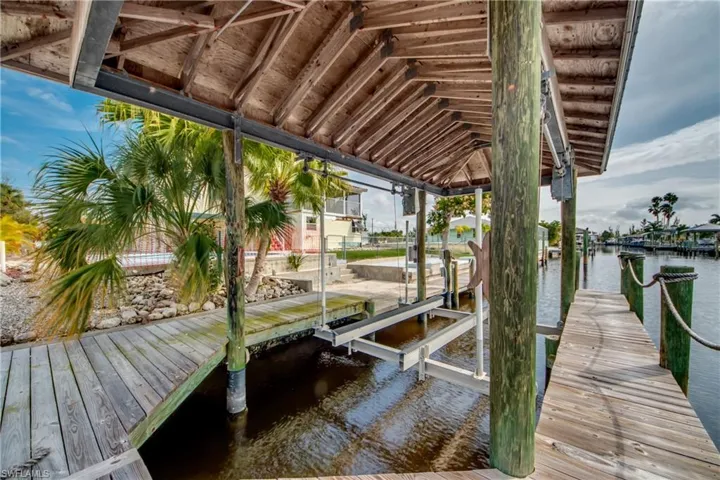 3579 Manatee DR, ST. JAMES CITY FL 33956