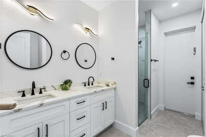2nd Bathroom/Pool Bathroom