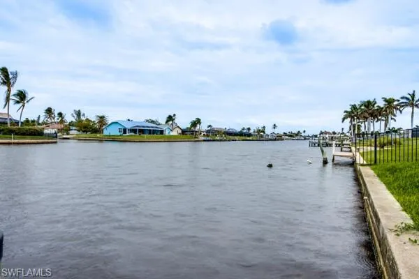 913 43rd TER, Cape Coral, FL 33904,224090746