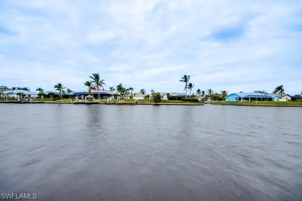 913 43rd TER, Cape Coral, FL 33904,224090746