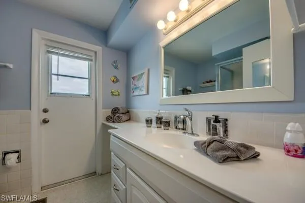 913 43rd TER, Cape Coral, FL 33904,224090746