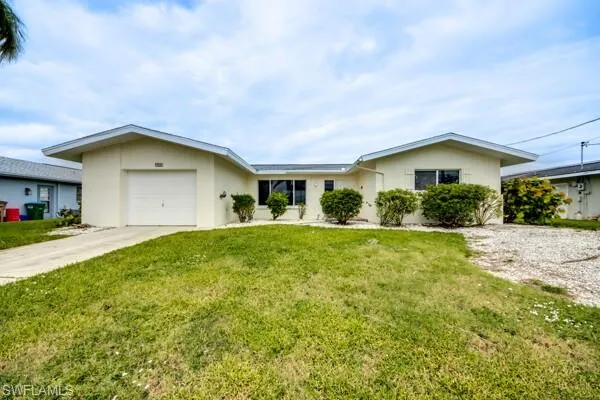 913 43rd TER, Cape Coral, FL 33904,224090746