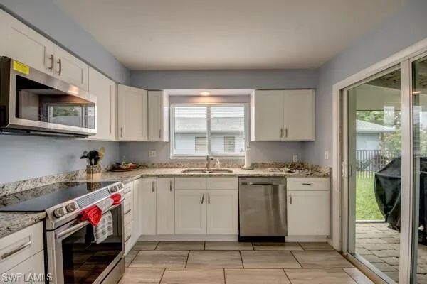 913 43rd TER, Cape Coral, FL 33904,224090746