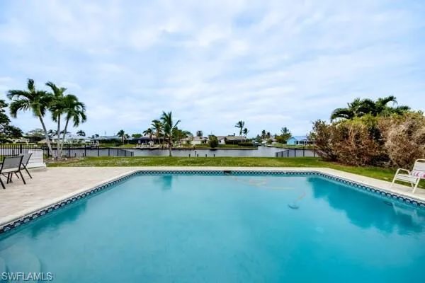 913 43rd TER, Cape Coral, FL 33904,224090746