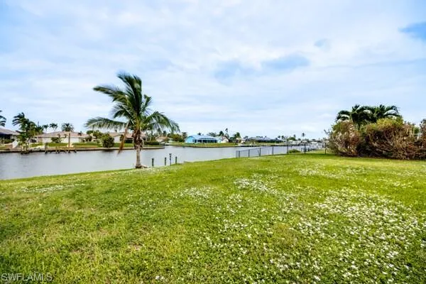913 43rd TER, Cape Coral, FL 33904,224090746