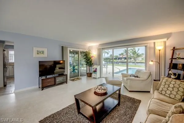 913 43rd TER, Cape Coral, FL 33904,224090746