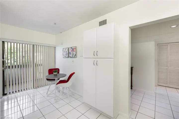 1814  Kings Lake  BLVD, Naples, FL 34112