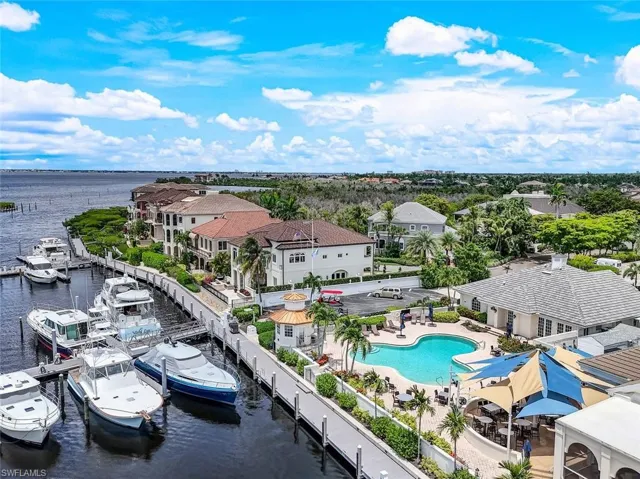 Waterfront club and dining