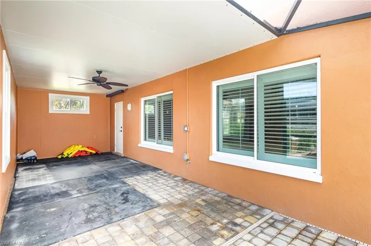 View of patio / terrace with ceiling fan