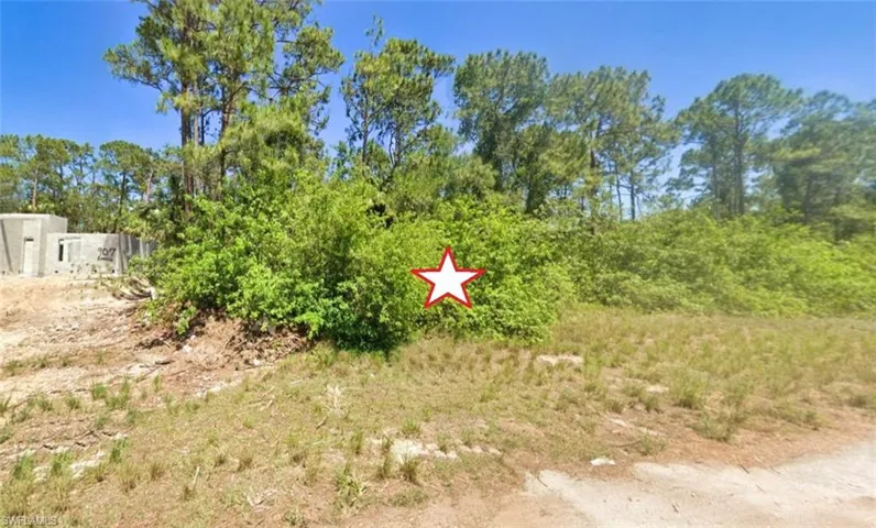 905  Emerald  ST, Labelle, FL 33935