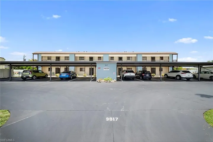 3917 Country Club Blvd 102, Cape Coral, Florida 33904