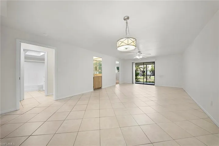 3917 Country Club Blvd 102, Cape Coral, Florida 33904