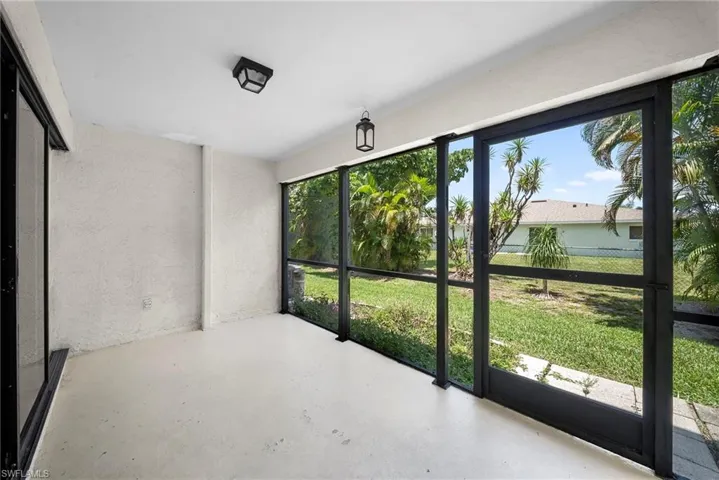 3917 Country Club Blvd 102, Cape Coral, Florida 33904