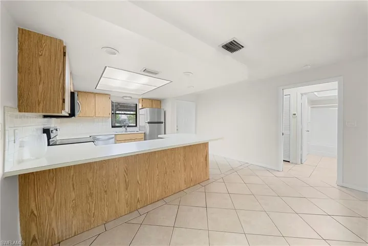 3917 Country Club Blvd 102, Cape Coral, Florida 33904