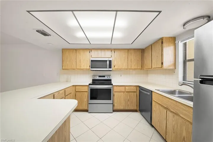 3917 Country Club Blvd 102, Cape Coral, Florida 33904