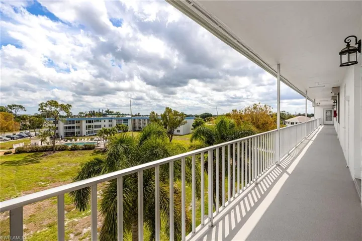 1580 Pine Valley Dr 415, Fort Myers, Florida 33907