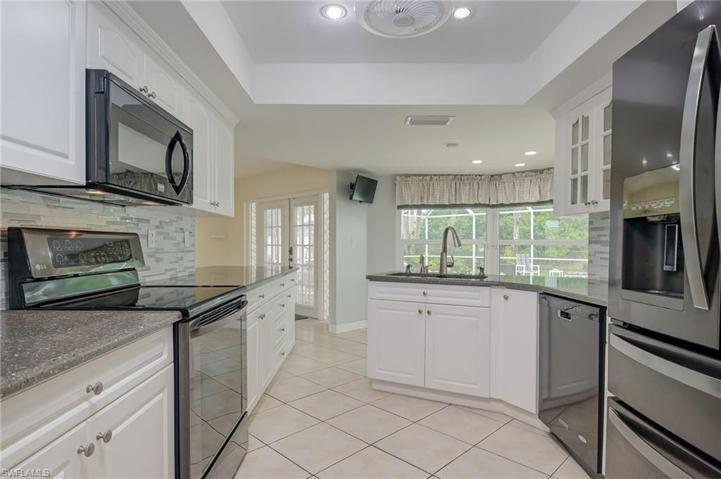 418 Glendale AVE, LEHIGH ACRES FL 33936