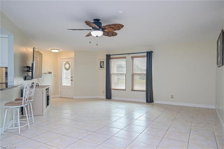 418 Glendale AVE, LEHIGH ACRES FL 33936