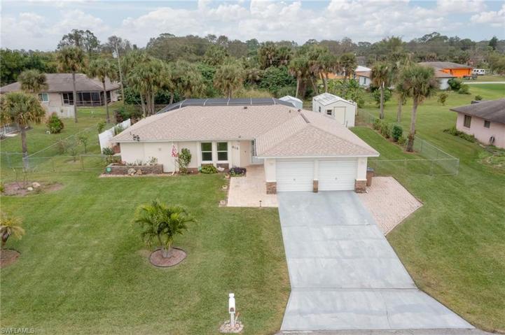 418 Glendale AVE, LEHIGH ACRES FL 33936