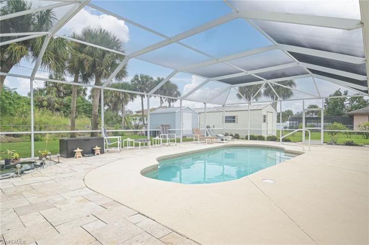 418 Glendale AVE, LEHIGH ACRES FL 33936