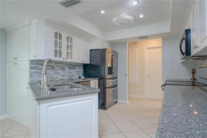 418 Glendale AVE, LEHIGH ACRES FL 33936