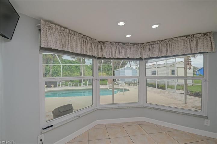 418 Glendale AVE, LEHIGH ACRES FL 33936