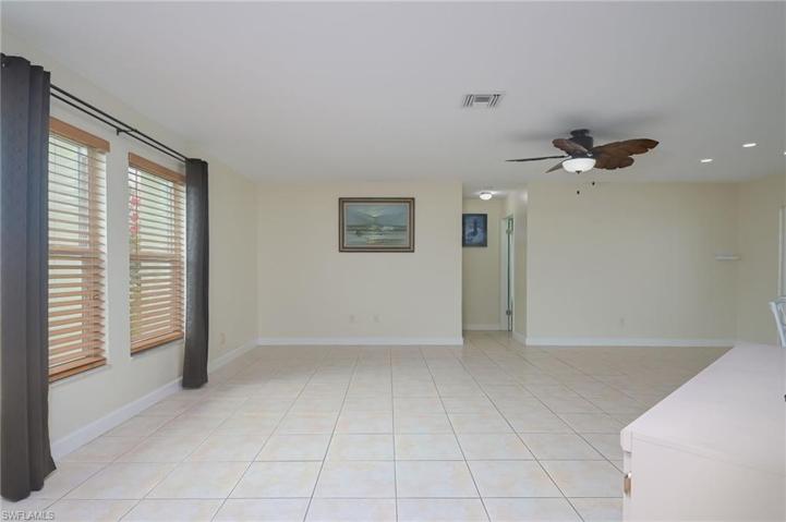 418 Glendale AVE, LEHIGH ACRES FL 33936