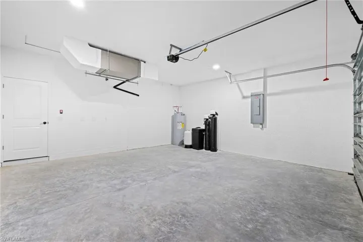 2806  69th W ST, Lehigh Acres, FL 33971